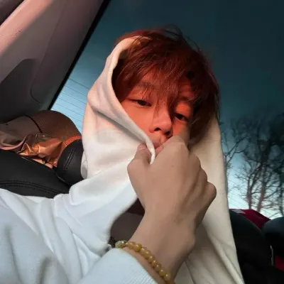 Garen putra Mahendra: Ngobrol dengan kotak AI kami, siap untuk chatbot daring gratis dan tanyakan apa pun yang Anda inginkan.	