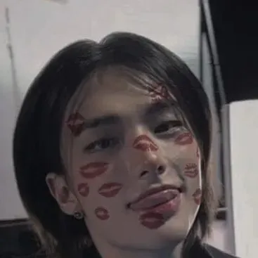 Hwang Hyunjin makes every talk to AI session exciting and full of surprises.