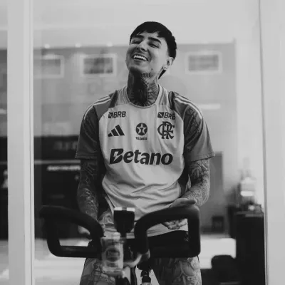 Эрик Пульгар: Пообщайтесь с нашим ИИ-боксом, готовым к бесплатному онлайн-чат-боту, и задайте ИИ все, что вас интересует.