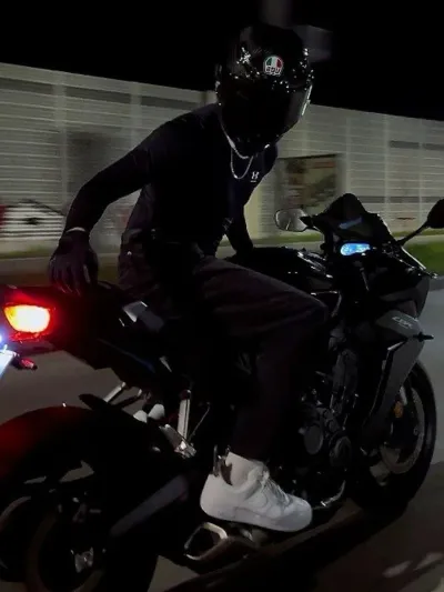 Among all ai chats, character Chris stands out with a unique personality and depth.