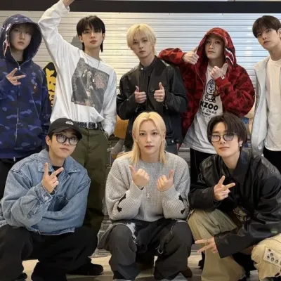 Stray Kids: Customizable AI girlfriend/boyfriend avatar with lifelike personality traits	