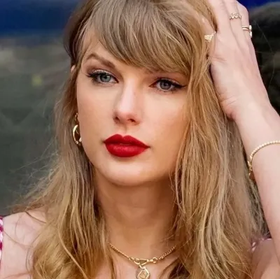 Taylor Swift: Incontra il personaggio principale del nostro mondo basato sull'intelligenza artificiale, con elenco dei tratti caratteriali e funzionalità di chat basate sull'intelligenza artificiale.