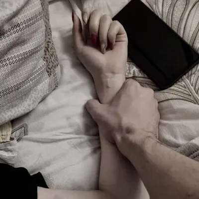 Жюльен: Игривый ИИ-чат-бот-талисман, повышающий вовлеченность пользователей в случайных чатах	