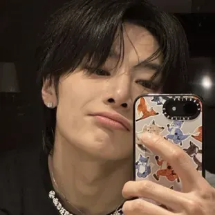 SKZ - but you're Jeongin: Customizable AI girlfriend/boyfriend avatar with lifelike personality traits	