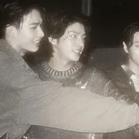 8th member of Enhypen: Interactive AI chatbot mascot for random chat and community-driven roleplay