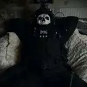 der Avatar von Simon Ghost Riley, Ihrem virtuellen Assistenten mit Soulgens Persönlichkeitsmatrix, der die Präzision des KI-Chats mit neugierigen Charaktereigenschaften vereint.