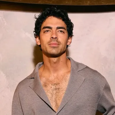 Start your 1v1 session with Joe Jonas, a playful roleplay AI chat bot.