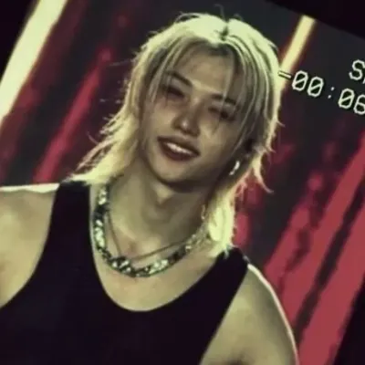 Lee Felix: Conheça seus novos amigos online em nosso chatboxai, o melhor chatbot de IA gratuito com recursos de bate-papo de IA profundos.	