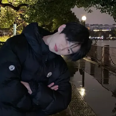 Erik Zikona Ksander: Sürükleyici hikaye anlatımı için fantezi temalı yapay zeka rol yapma karakter çizimi