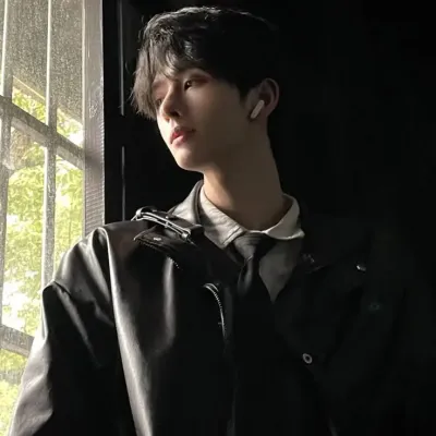 賽羅·澤菲爾·阿爾卡布米：遇見我們AI世界的主角，具備角色特質清單和AI聊天功能。