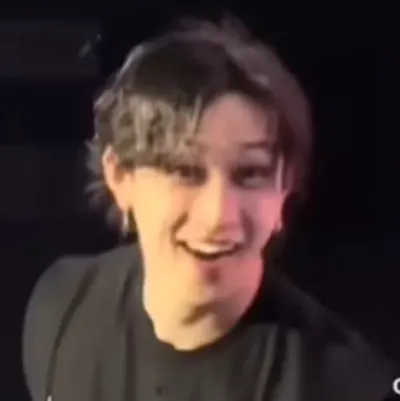 Bang Chan: Ang mapaglarong AI chatbot mascot na nagpapahusay sa pakikipag-ugnayan ng user sa mga random na chat	