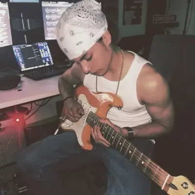 Miguel Mora: DeepBrain AI-Begleitporträt für kostenlosen Online-Chat und offene Gespräche