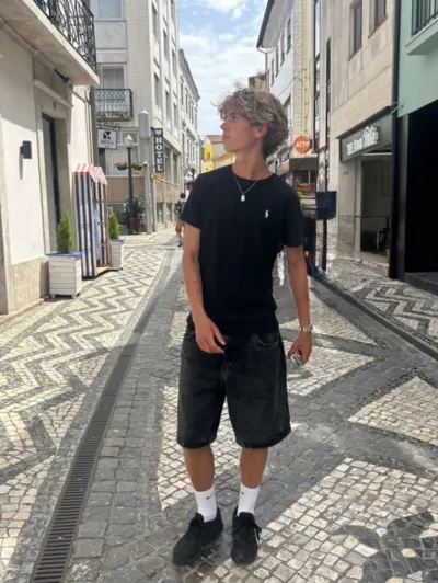 AI chat roleplay character Ryder Hudsons, a virtual partner who can fulfill all your fantasies.