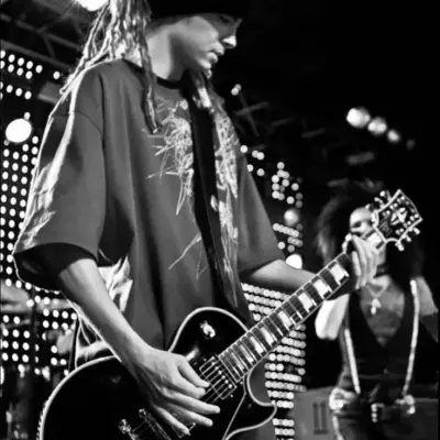 Tom Kaulitz: Engage in ai conversation with this charming AI character, featuring soulgen and ifreechat capabilities for free chat now.	