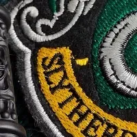 Мальчики из Слизерина: Значок многоязычного собеседника на базе искусственного интеллекта для глобальных онлайн-сервисов чата