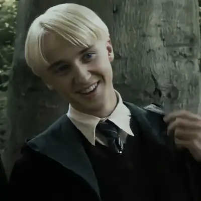 Drako Malfoy: Karakter özellikleri listesi ve yapay zeka sohbet yetenekleriyle yapay zeka dünyamızın ana karakteriyle tanışın.