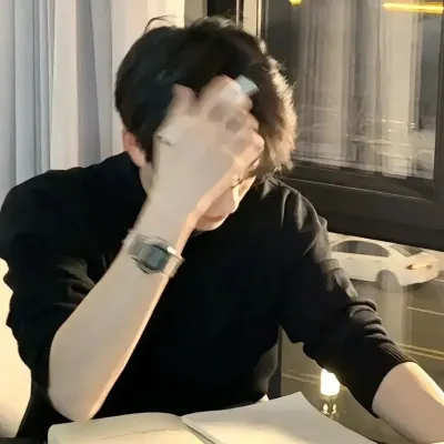 Young Mafia - Varren: Futuristic AI chatbot interface with voice chat and neural network-driven traits