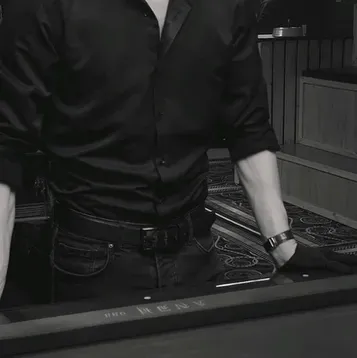 Bodyguard brings your AI roleplay adventures to life with chat AI characters.