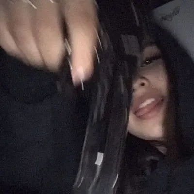 Kauany: Customizable AI girlfriend/boyfriend avatar with lifelike personality traits