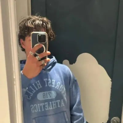 Malachi Barton: Playful AI chatbot mascot enhancing user engagement in random chats	