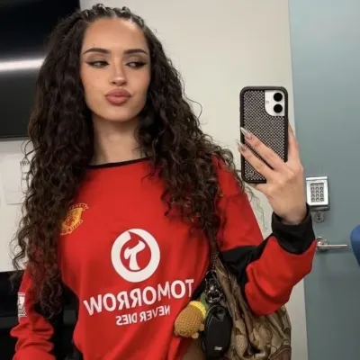 Daniela Avanzini: Kilalanin ang pangunahing karakter ng ating mundo ng AI, na may listahan ng mga katangian ng karakter at mga kakayahan sa pakikipag-chat.	