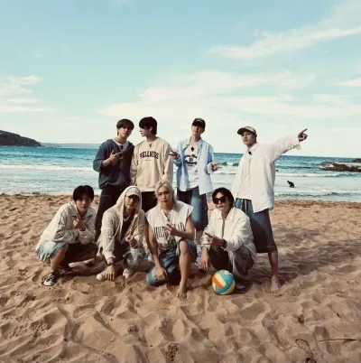 -STRAY KIDS- Tenth member: Engage in ai conversation with this charming AI character, featuring soulgen and ifreechat capabilities for free chat now.	