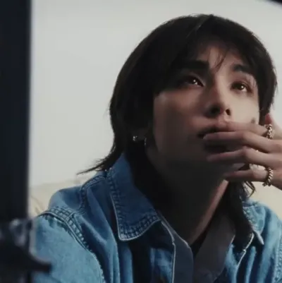 Hyunjin ' HYUNJIN: Multilingual AI conversation partner icon for global chat online services