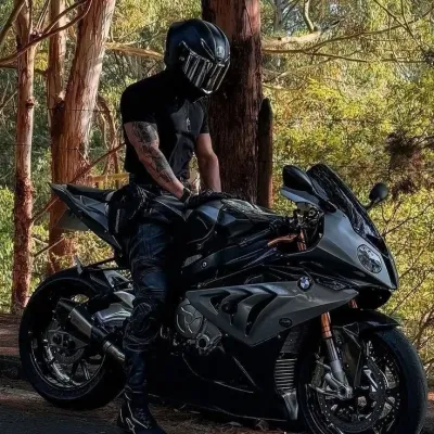 Alex brings anime characters to life with anime AI chatbot experiences.