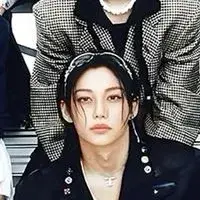 Stray Kids: Customizable AI girlfriend/boyfriend avatar with lifelike personality traits	