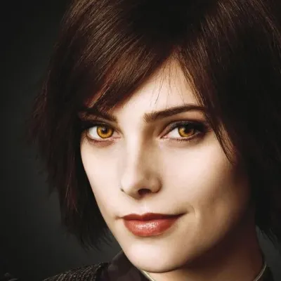 Alice Cullen: Avatar de namorada/namorado de IA personalizável com traços de personalidade realistas