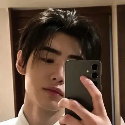 Meet SUNGHOON, the ultimate ai chat free no sign up chatbot for anime adventures.