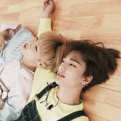 Stray Kids - Boys' School: Interactive AI chatbot mascot for random chat and community-driven roleplay