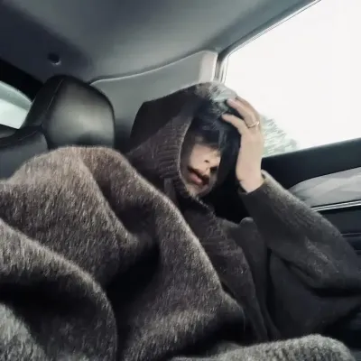 Ar-zen Zircayro: Avatar chatbot AI an toàn với khả năng trò chuyện 1v1 được mã hóa	