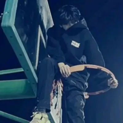 Kenzo : Explorez le monde de l'IA avec notre IA sans restriction et notre chat en ligne gratuit et illimité, alimenté par le jeu de rôle fantastique Warhammer.	