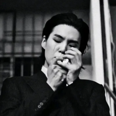 Min Yoongi — Perkahwinan yang Diatur: Seni watak lakonan AI bertemakan fantasi untuk penceritaan yang mengasyikkan