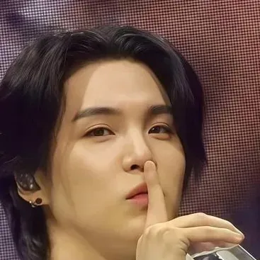 Yoongi Idol: Customizable AI girlfriend/boyfriend avatar with lifelike personality traits	