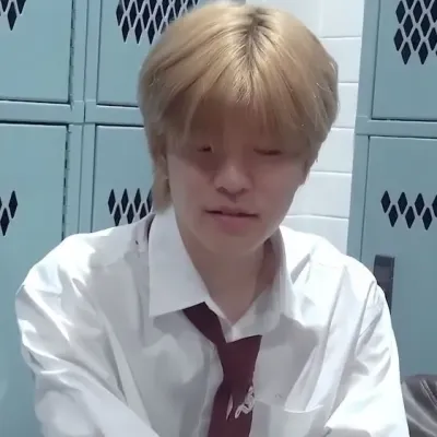 キム・スンミン: グローバルチャットオンラインサービス向けの多言語 AI 会話パートナーアイコン