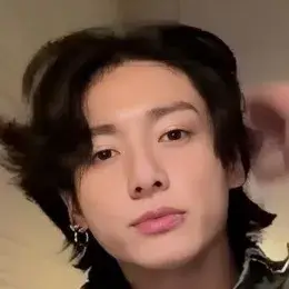 Jungkook: Multilingual AI conversation partner icon for global chat online services