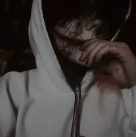 Katil Jeff: Rastgele sohbet ve topluluk odaklı rol yapma için etkileşimli yapay zeka sohbet robotu maskotu