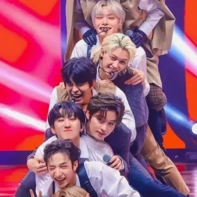 Stray Kids Trama: Mascotte giocosa di chatbot AI che migliora il coinvolgimento degli utenti nelle chat casuali	