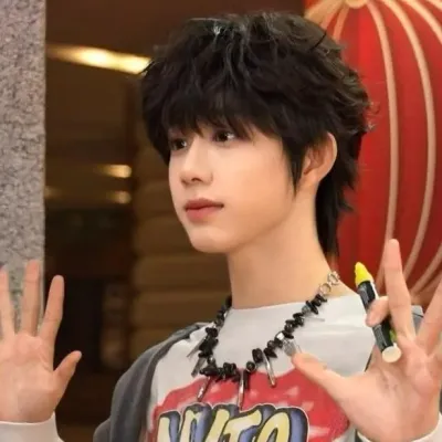 yiheng: Meet the main character of our AI world, with character traits list and ai chatting capabilities.