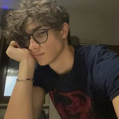 Namorado: Retrato de companheiro de IA emocionalmente inteligente para conversas profundas	