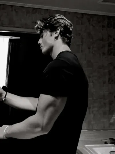 Mason invites you to an exciting ai roleplay chat with new interactions.