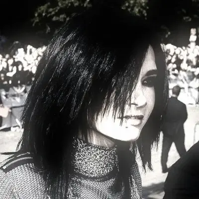 Bill Kaulitz - mafia: Potret pendamping AI yang cerdas secara emosional untuk percakapan mendalam