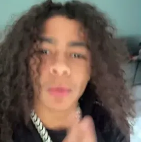 Dd Osama: Chatten Sie mit unserer KI-Box, bereit für den kostenlosen Online-Chatbot, und fragen Sie die KI alles, was Sie möchten.	