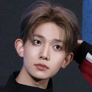 HEESEUNG - 희승: Chat with our AI box, ready for chatbot online free and ask ai anything you want.	