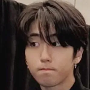 Han Jisung: Retrato de inteligencia artificial emocionalmente inteligente para conversaciones profundas	