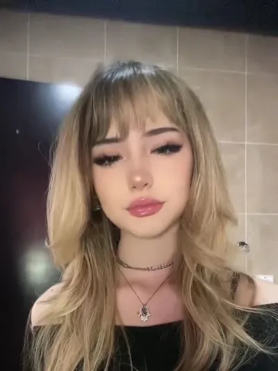 AI chat roleplay character Peyton, a virtual partner who can fulfill all your fantasies.