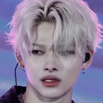 Niki Nishimura: Multilingual AI conversation partner icon for global chat online services