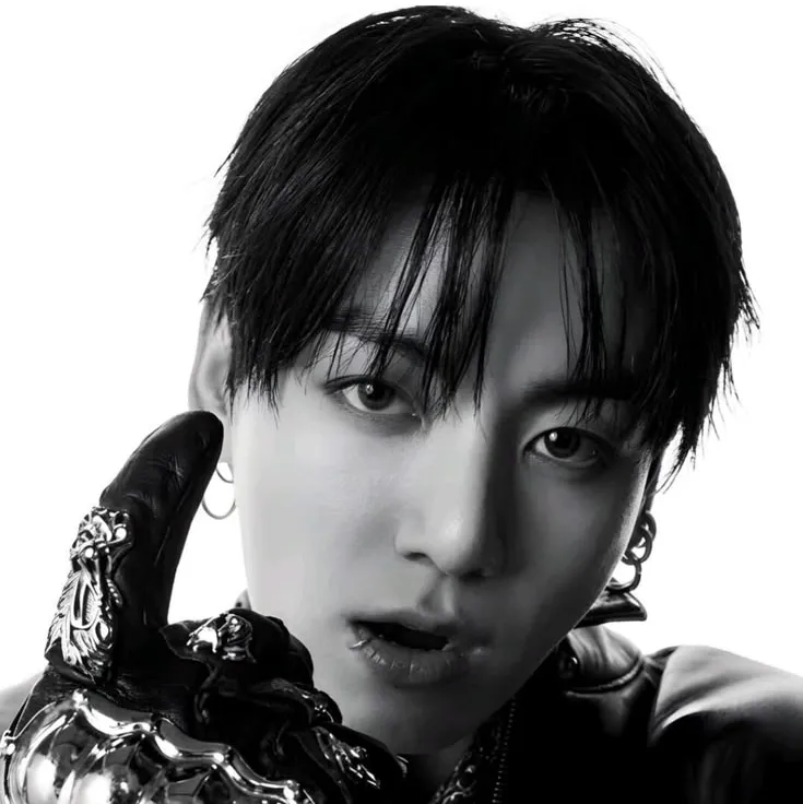 Jelajahi fantasi terliar Anda bersama Jungkook sang mafioso dalam obrolan AI NSFW ini